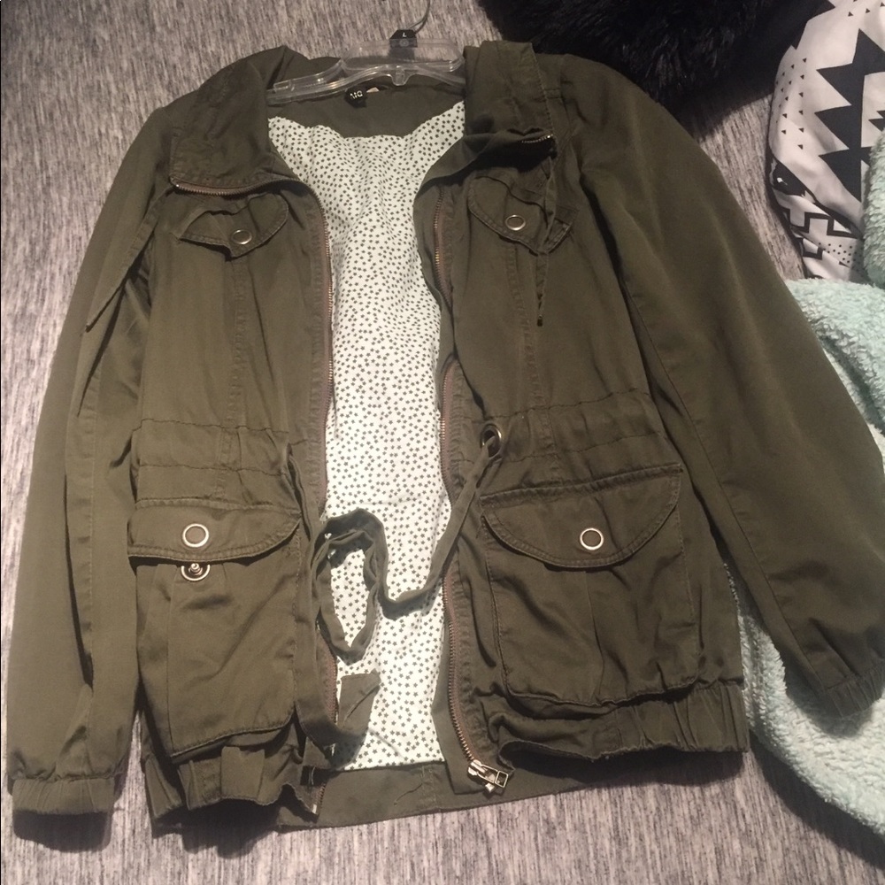 Olive green cargo jacket size 6 medium